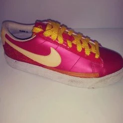 N-STOCK.NET NIKE BLASER LOW PREMIUM RED LAST ONE SIZE 5Y