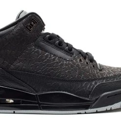 Nike AIR JORDAN RETRO 3 BLACK FLIPS